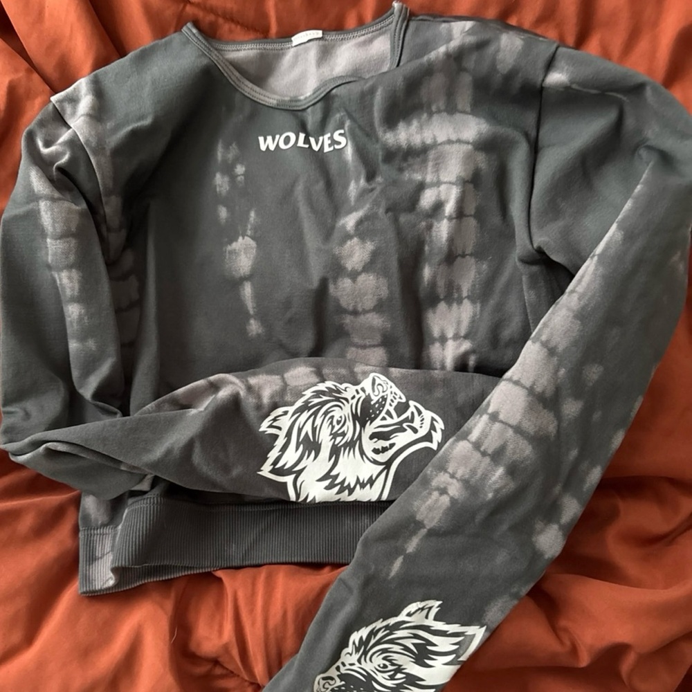 Gray Wolves Graphic Sweatshirt